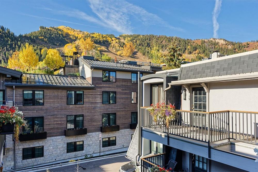 Chateau Dumont Unit 14, Spacious 3 Bedroom Condo, 1 Block From Downtown Aspen Exterior photo